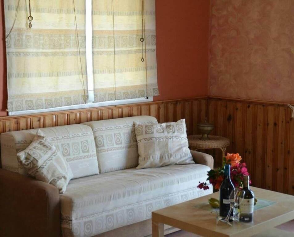 Полис Хрисохус: Periyiali Apartments