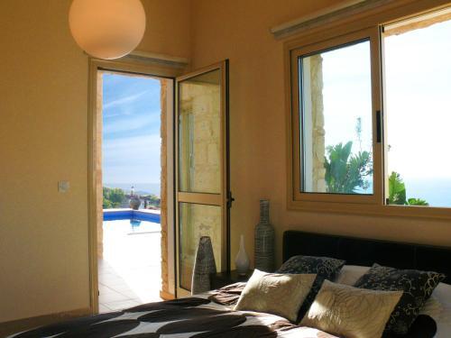 Помос: Happy Trails Pomos Panoramic Villa
