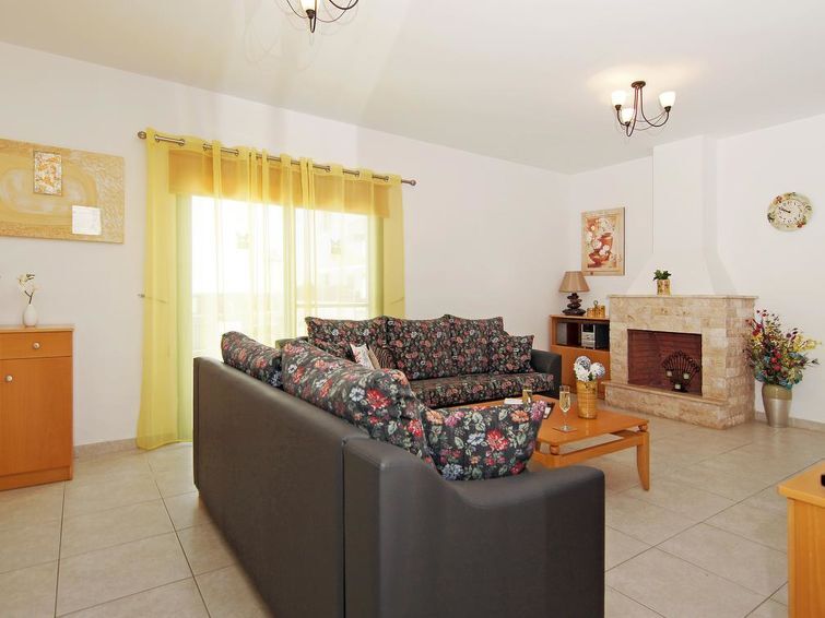 Паралимни: Villa Erin