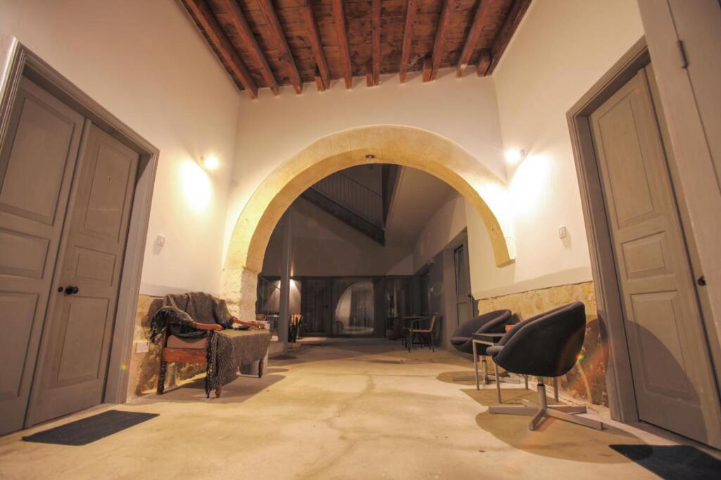 Ларнака: St. Lazaros Studios