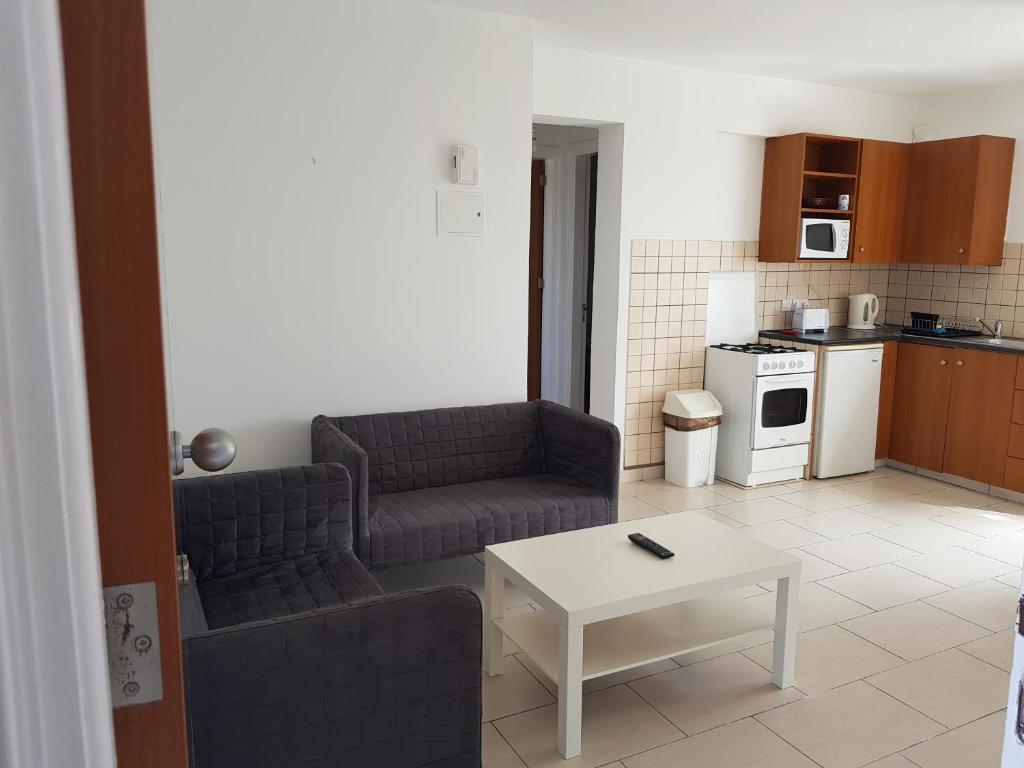 Пафос: Valentinos Court