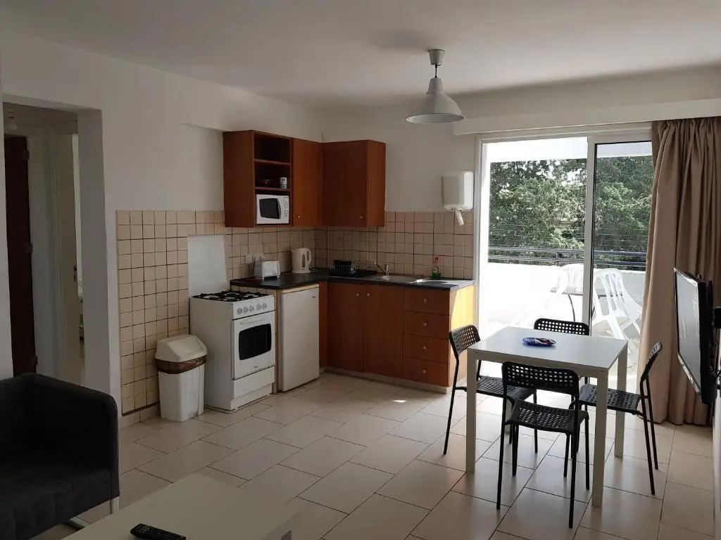 Valentinos Court — фото 1