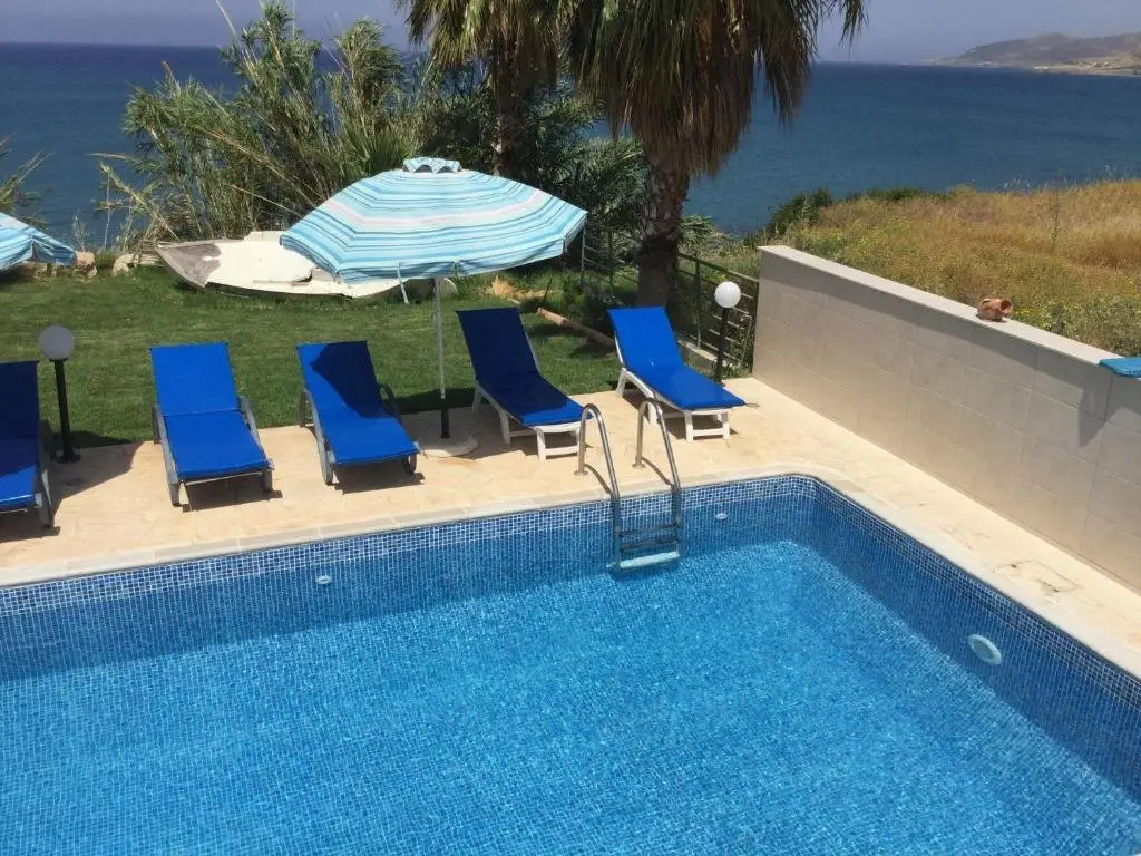 Помос: Kallinousa Beach Villa