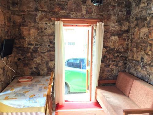 Лофу: Iolandi House
