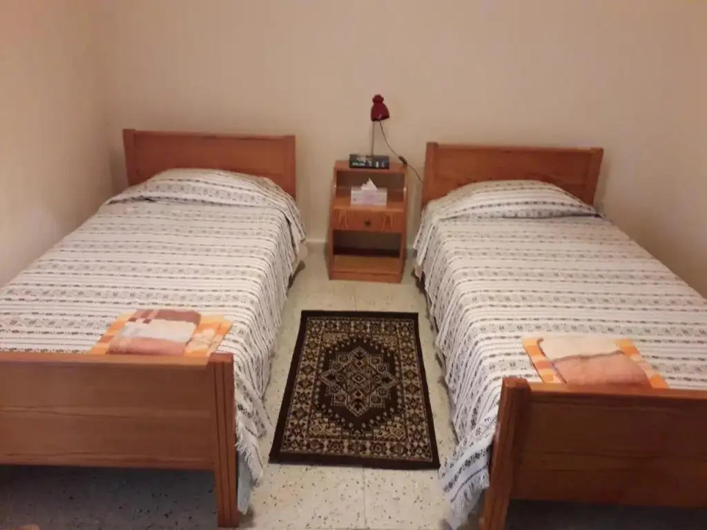 Писсури: Chariandry Court