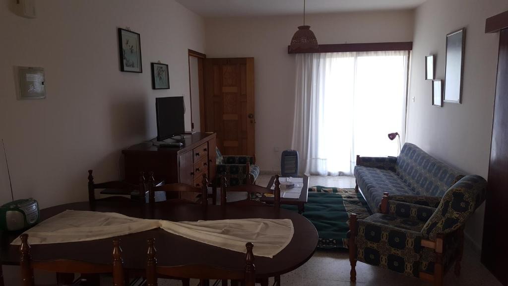 Писсури: Chariandry Court