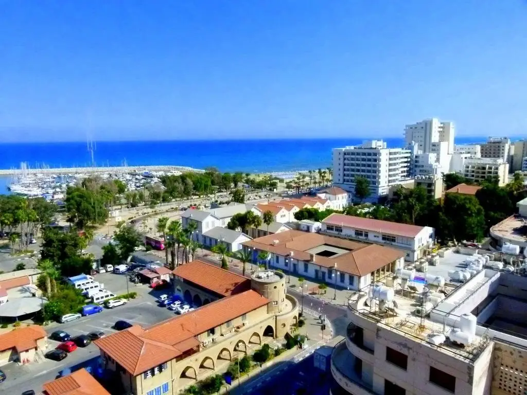 Ларнака: Sea View City