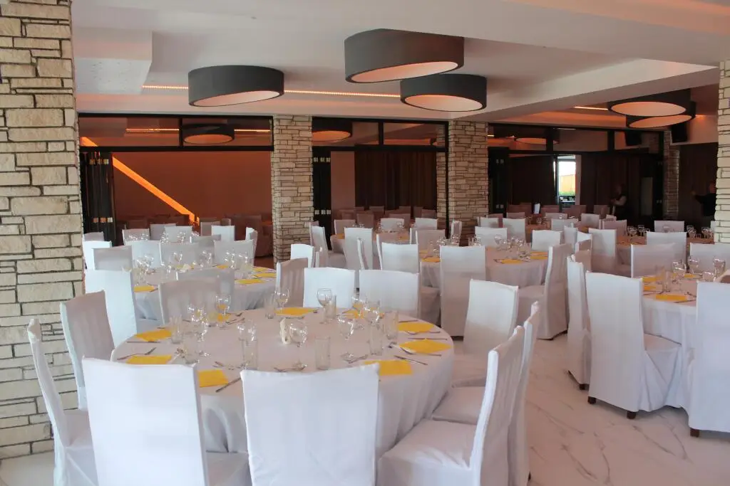 Пейя: Petsas Apartments & Tavern