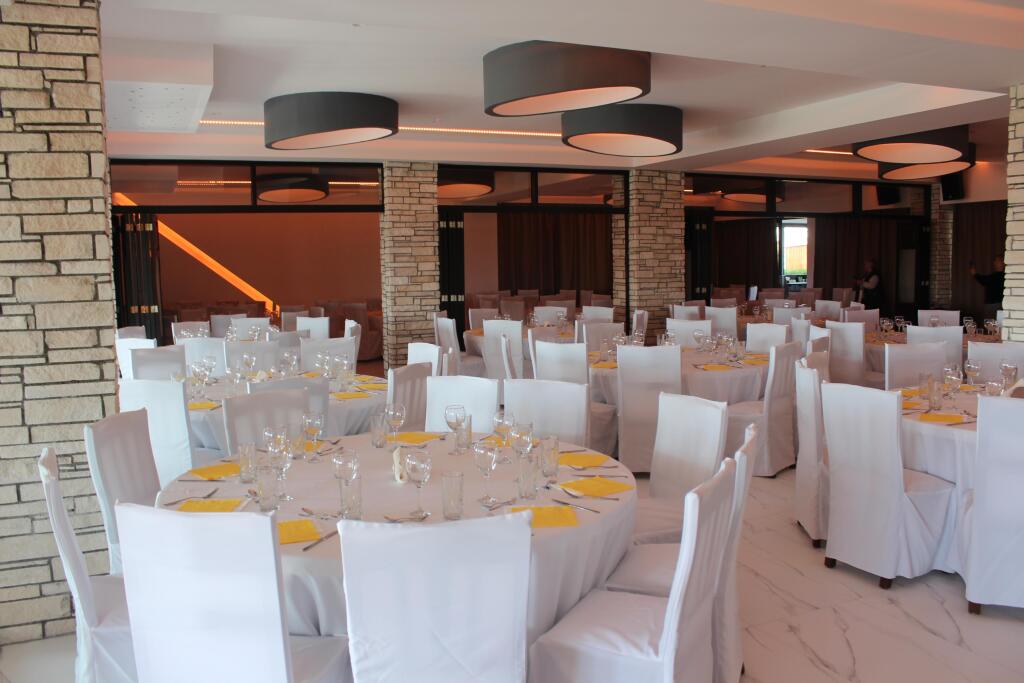 Пейя: Petsas Apartments & Tavern