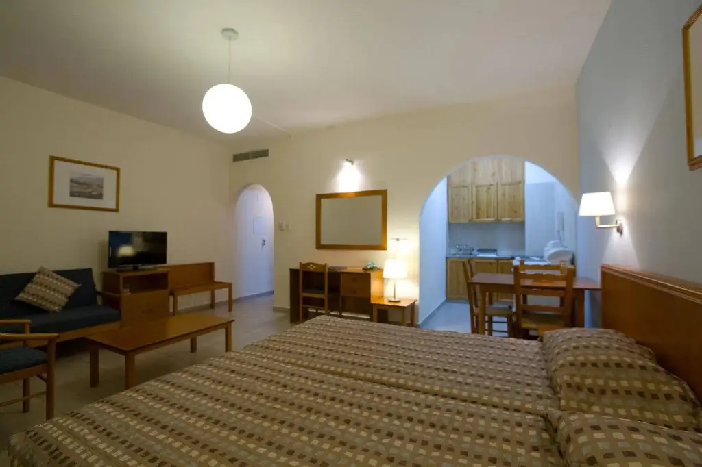 Пафос: Kefalos - Damon Hotel Apartments