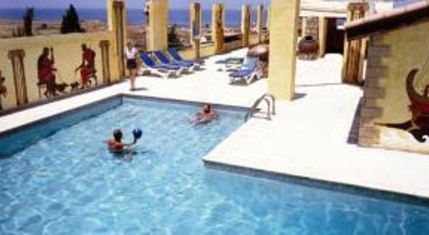 Пафос: Roman II Hotel Pafos