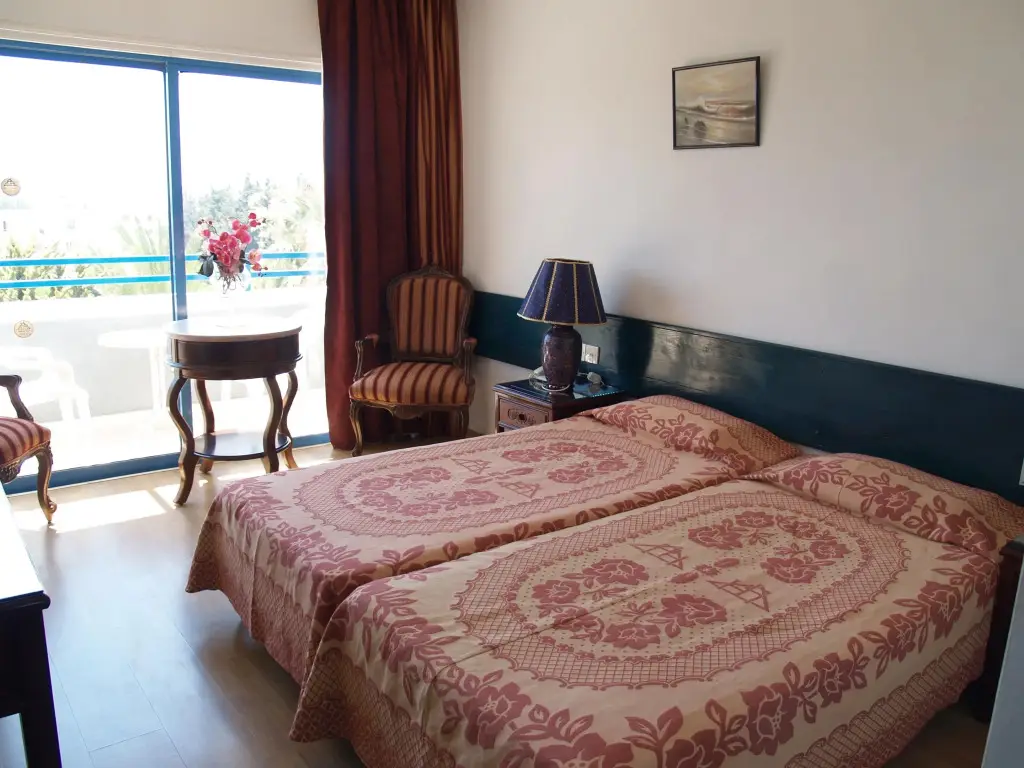 Пафос: Paphiessa Hotel & Apartments