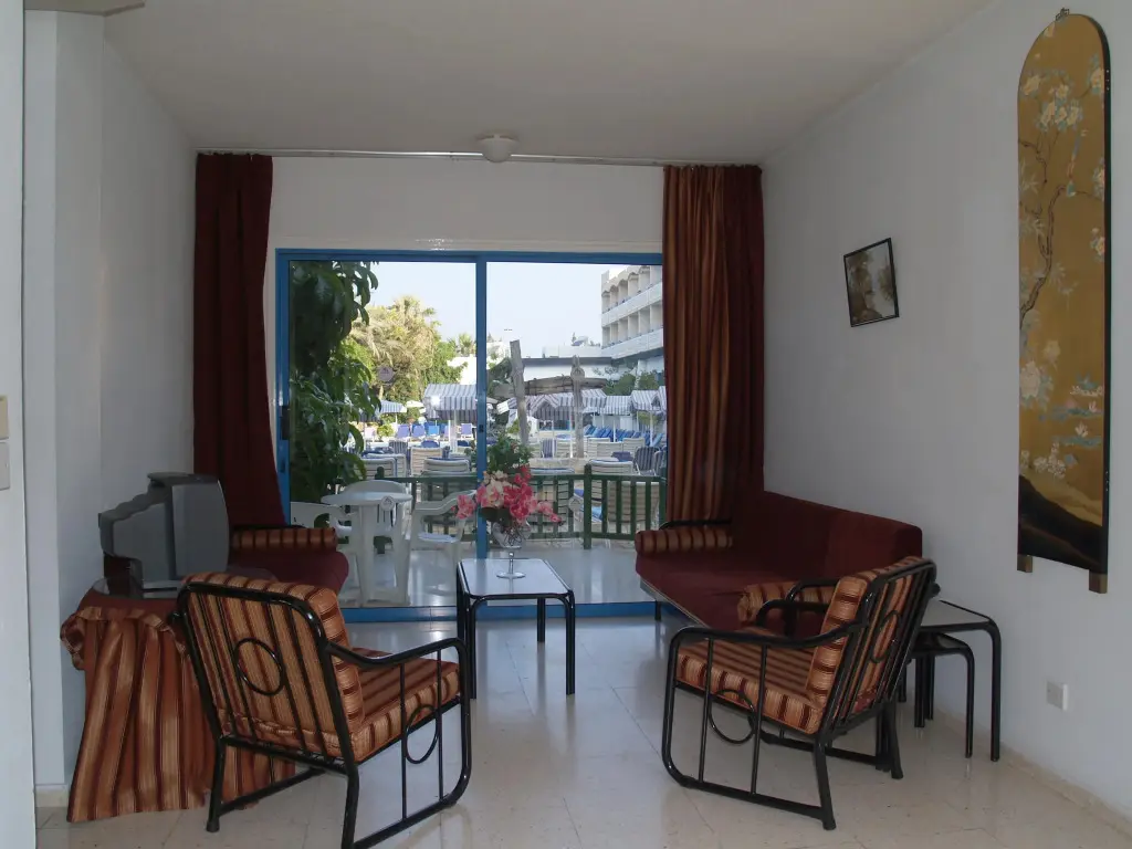 Пафос: Paphiessa Hotel & Apartments