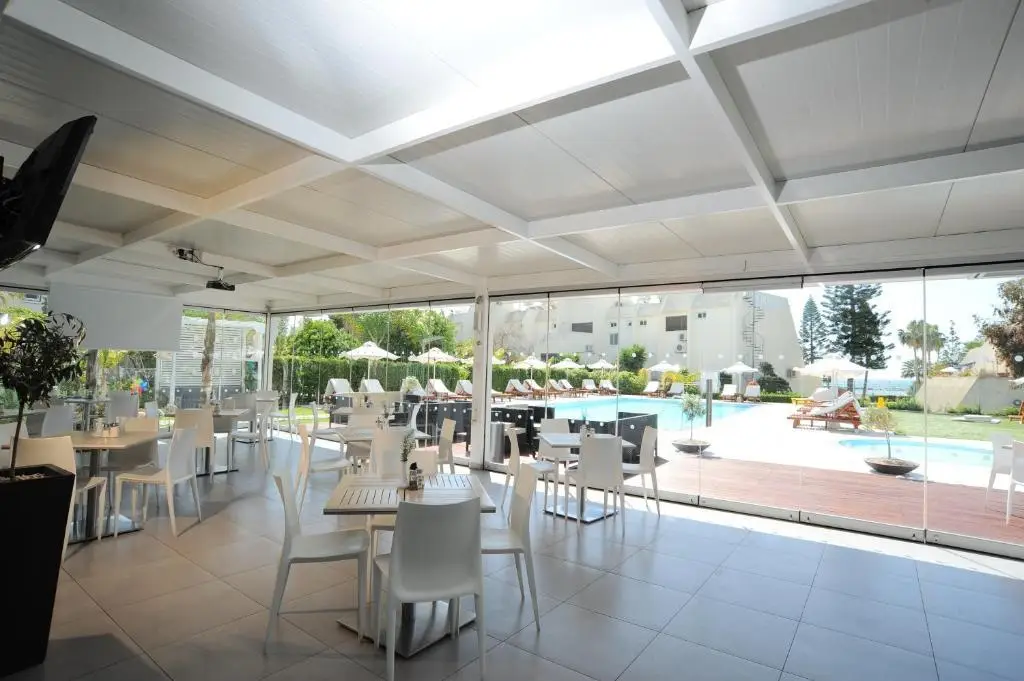 Ларнака: Frixos Suites Hotel Apartments