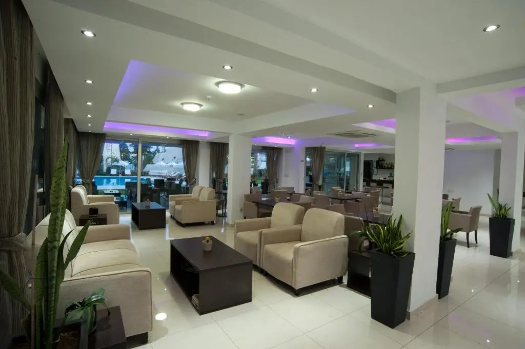 Ларнака: Frixos Suites Hotel Apartments