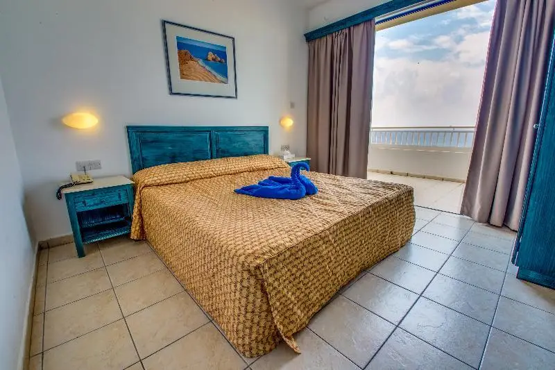 Хлорака: St. George Gardens & Suites
