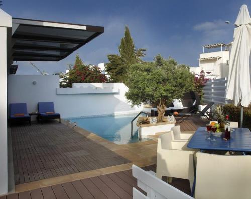 Протарас: 2 Br Villa Mykonos - Chg 8901