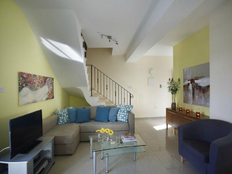 Паралимни: 2 Br Townhome Valentina - Chg 8905