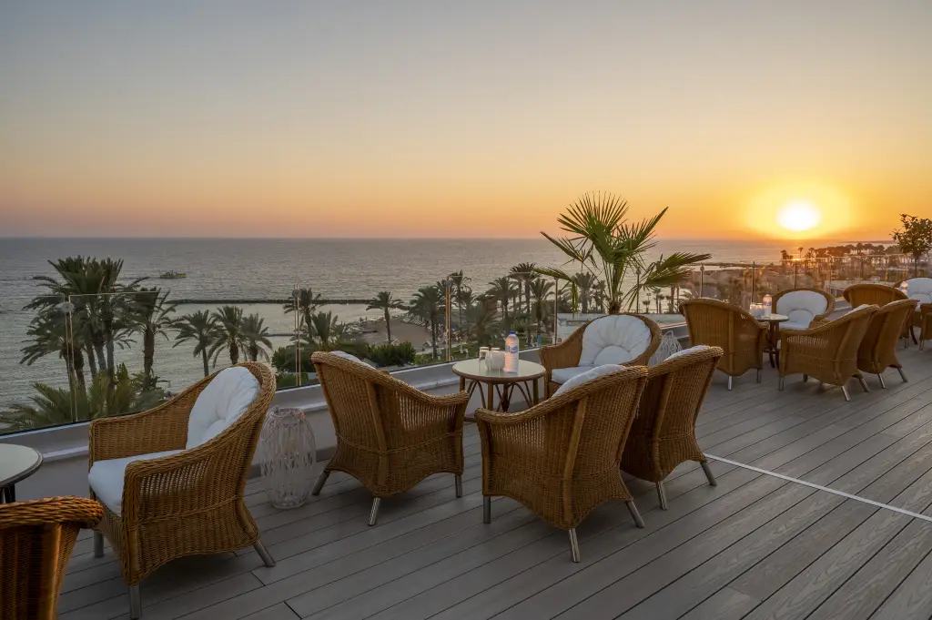 Героскипу: Отель Constantinou Bros Pioneer Beach