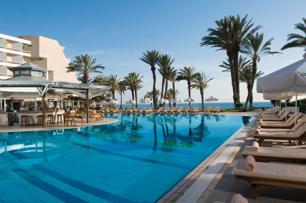 Героскипу: Отель Constantinou Bros Pioneer Beach