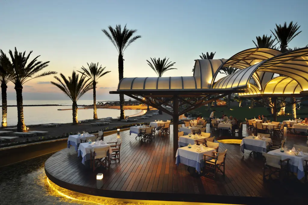Героскипу: Отель Constantinou Bros Pioneer Beach