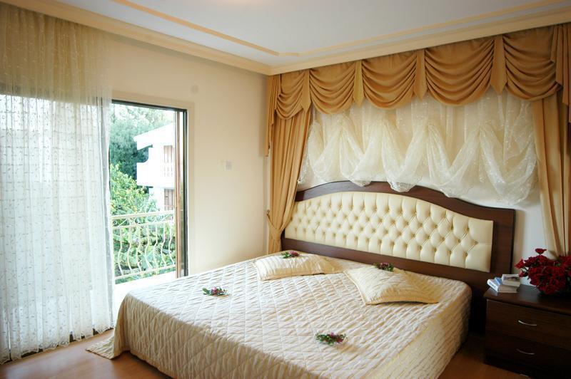 Кирения: Pitoresk Holiday Village