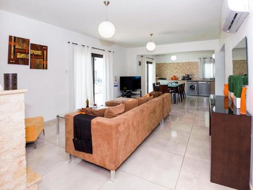Паралимни: Villa KPAST3