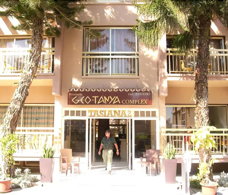 Geotanya Hotel Apartments — фото 1