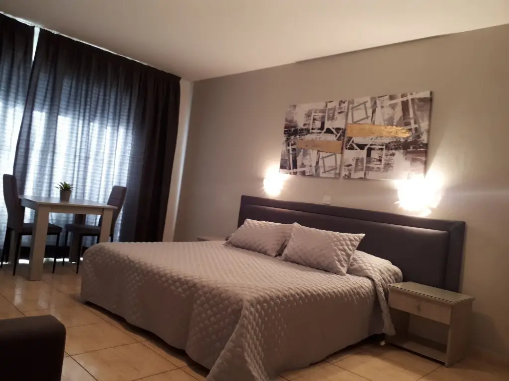 Гермасойя: Irene's Apartments
