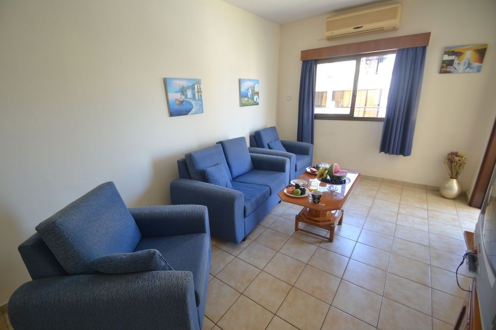 Айя-Напа: Daphne Apartment