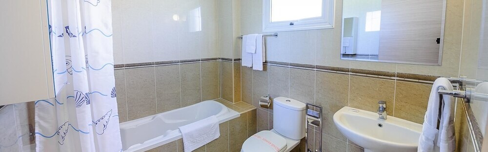 Айя-Напа: Oceanview Luxury Apartment 064
