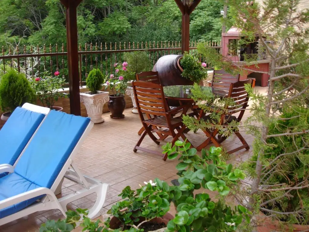 Какопетрия: The Love Holiday House