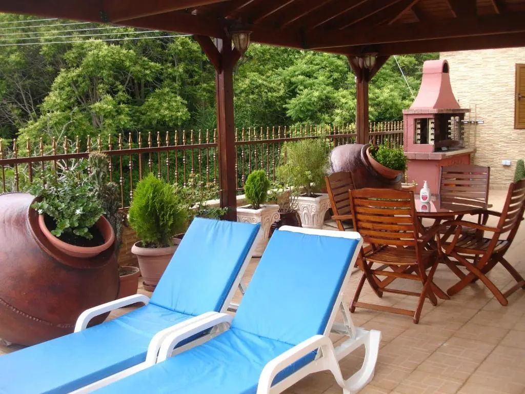 Какопетрия: The Love Holiday House