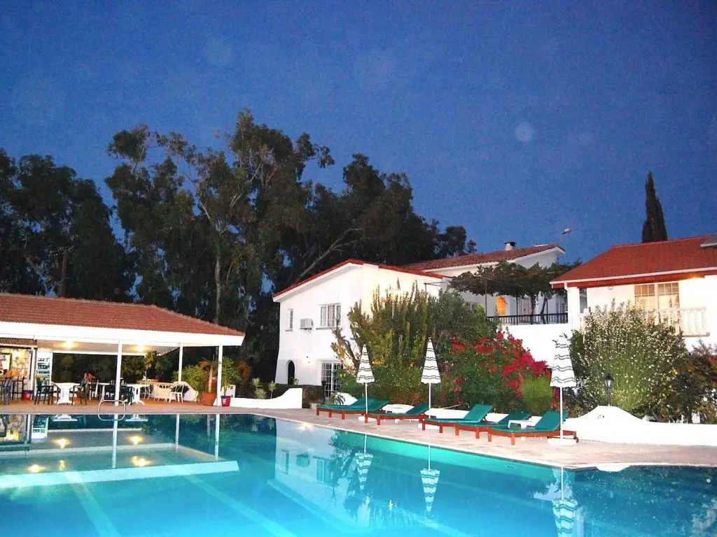 Алсанджак: The Villa Club Holiday Village
