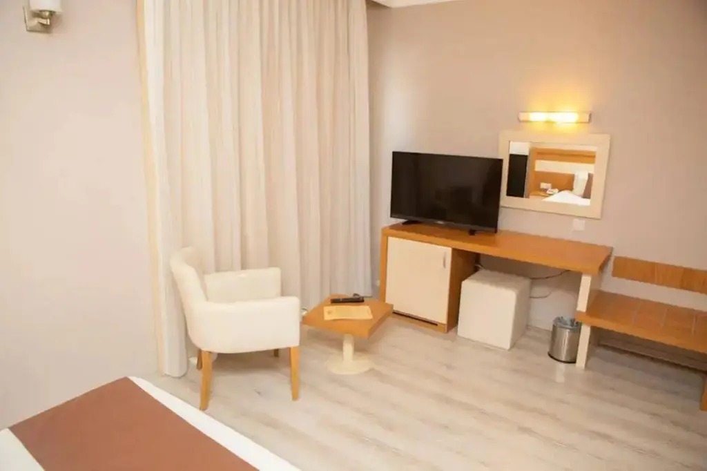 Кирения: Uptown Buyuk Anadolu Girne