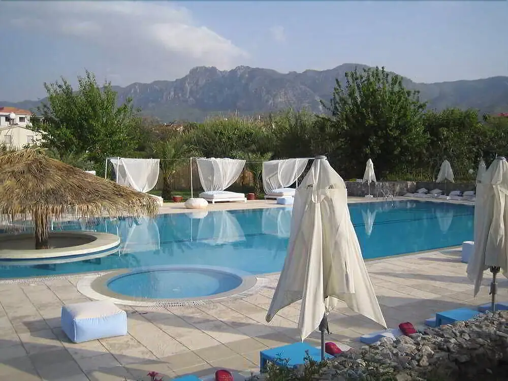 Кирения: Mosquito Beach Club