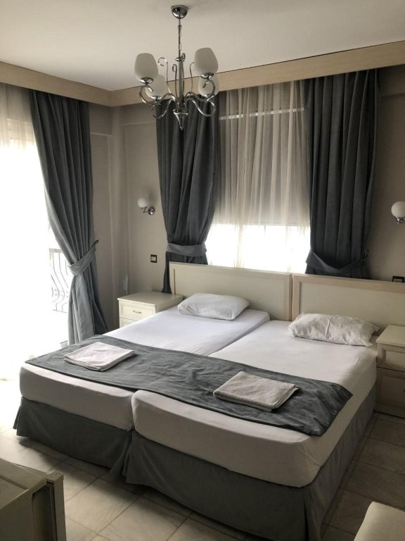 Кирения: The Prince Inn Hotel & Villas