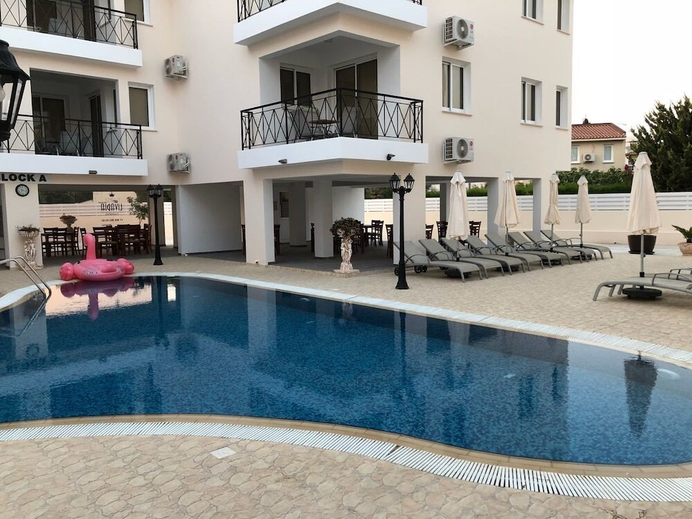 Carisa Livadia Gardens Apartments — фото 1