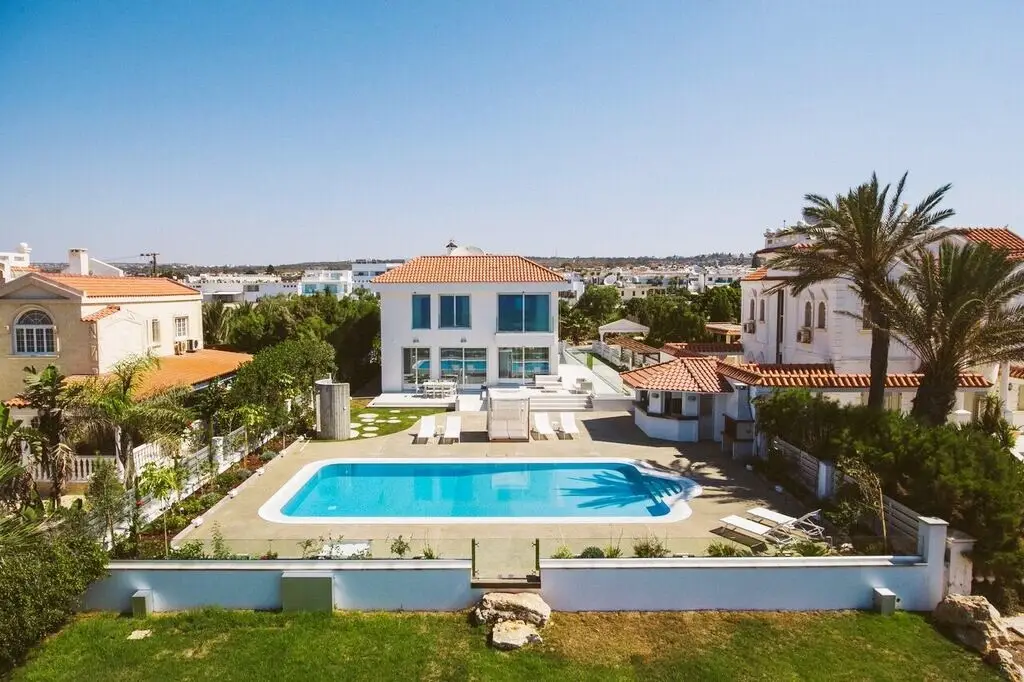 Вилла Royal Luxury Home |  4 Bedrooms — фото 1