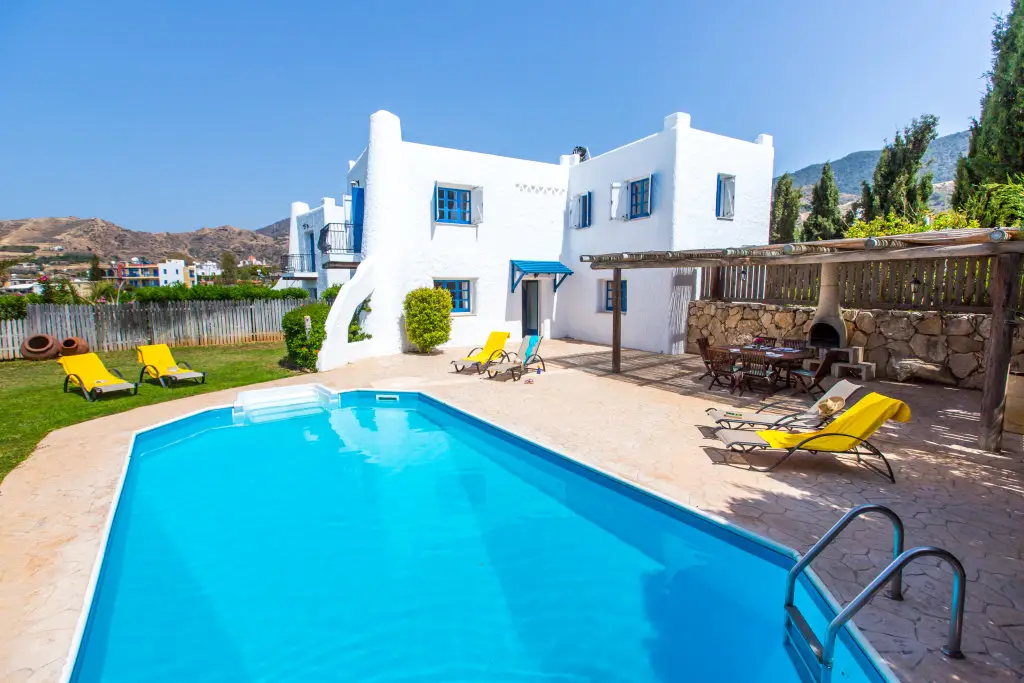 Помос: Villa Clarissa & Carmel’s View