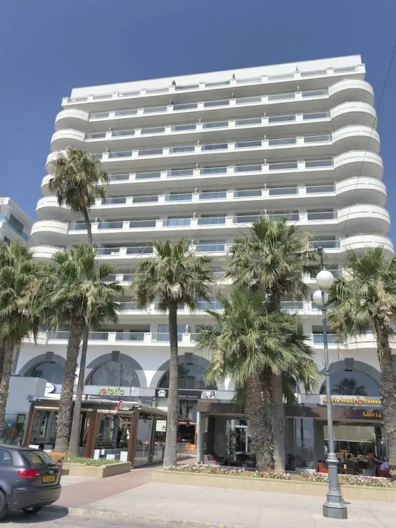 Finikoudes Luxury Apartments — фото 1