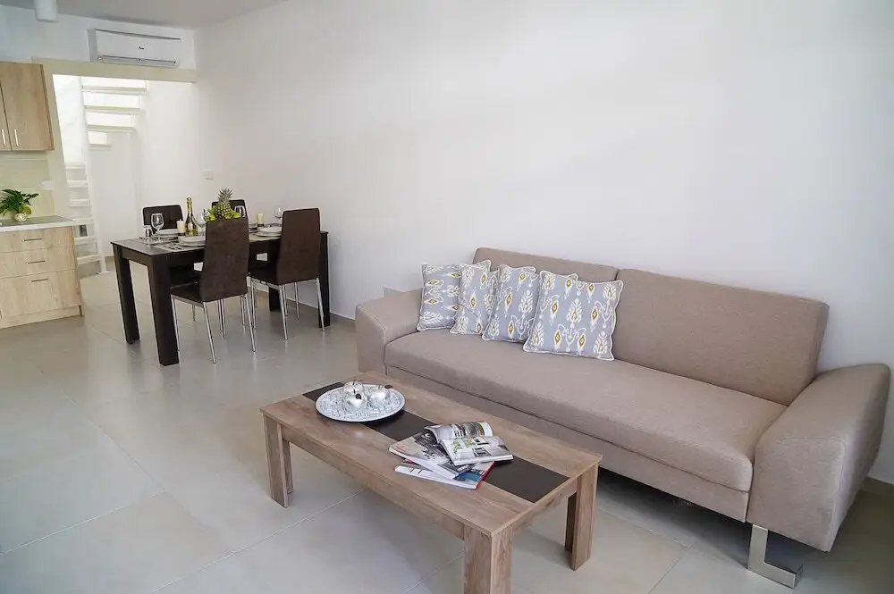 Гермасойя: 2 BD Maisonette Galatex