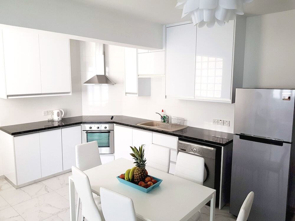 Ларнака: Seaside Apartment in Heard of Larnaca