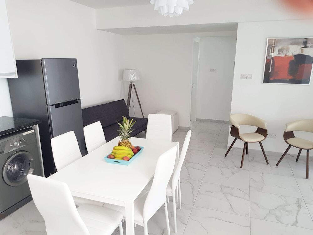 Ларнака: Seaside Apartment in Heard of Larnaca