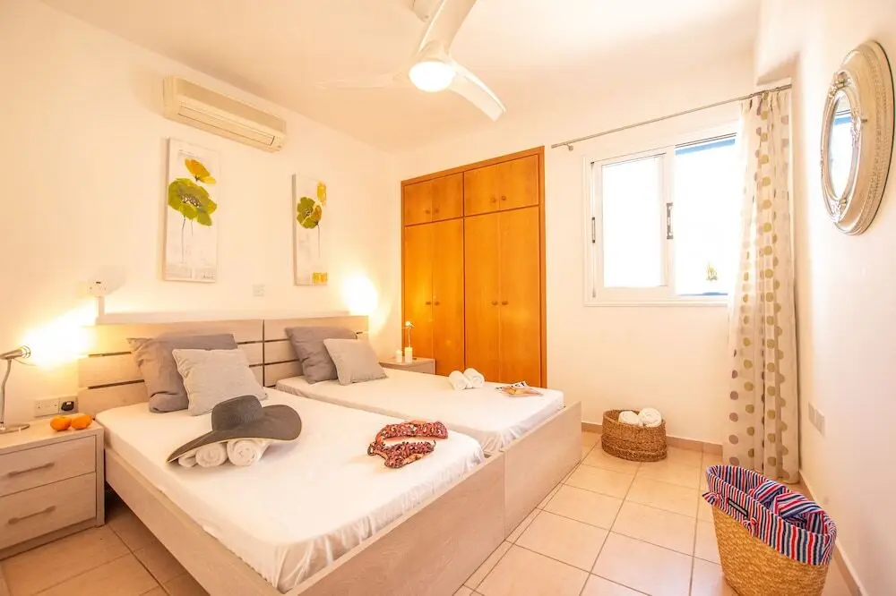 Паралимни: Salonica Two Bedroom Kapparis Apartment