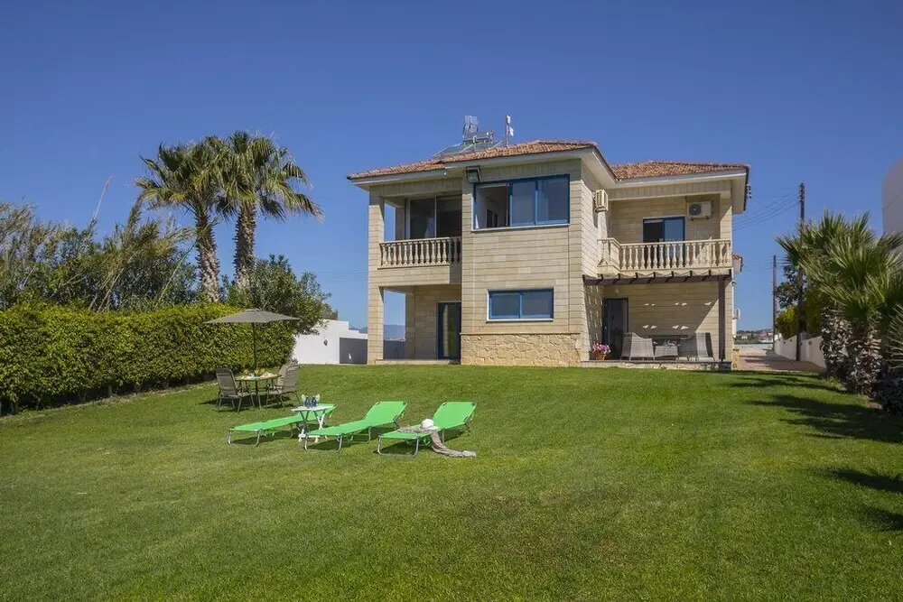Lamaz Maroni Beachfront Villa — фото 1