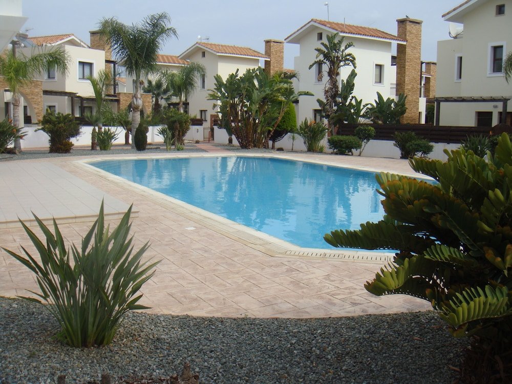 Айя-Напа: Jolie Villa