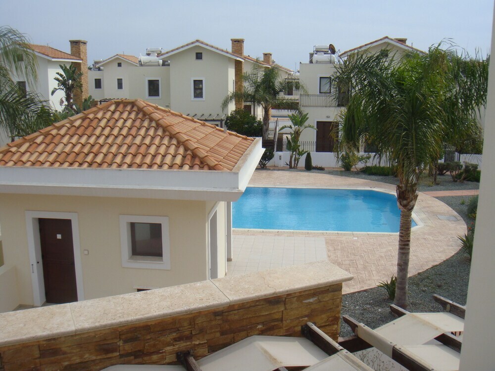Айя-Напа: Jolie Villa