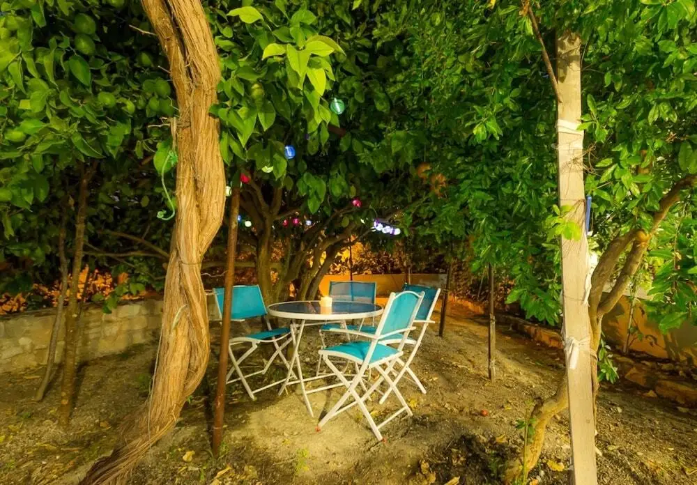 Киссонерга: The Lemon Tree Lodge Rustic Village