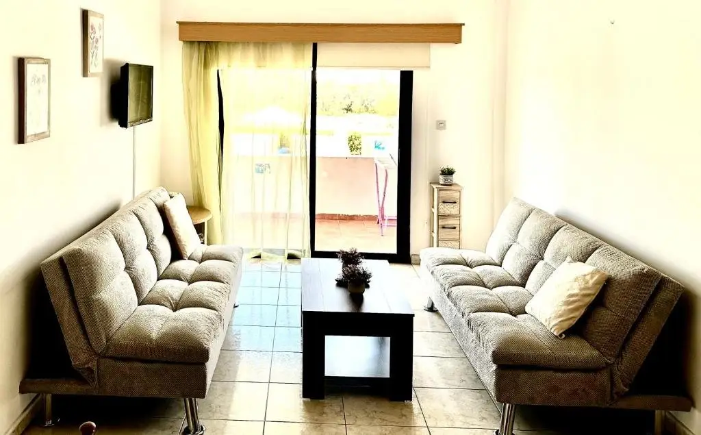 Пафос: Angela Holiday Apartments